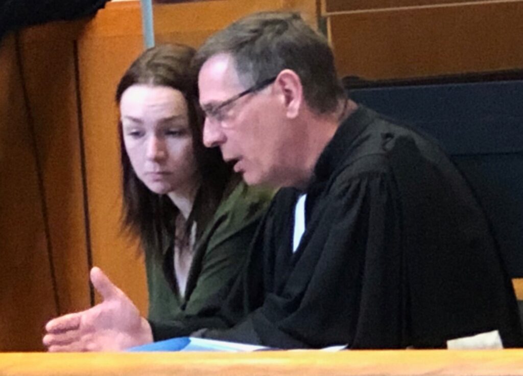 VIctoria Gillet et maitre Fay, l'avocat de Philippe Gillet à son premier procès.