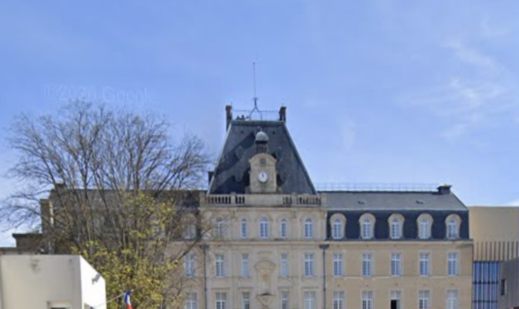 UN PROFESSEUR AGRESSÉ PAR UN LYCÉEN À REIMS