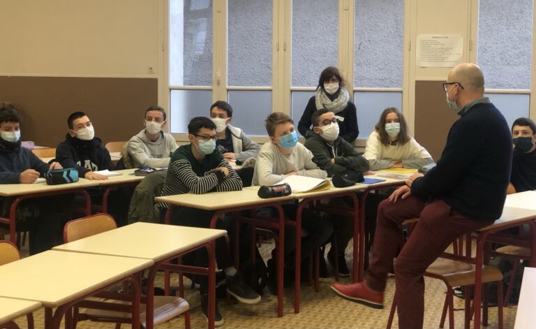 LE JOURNALISME EXPLIQUÉ A L’ÉCOLE