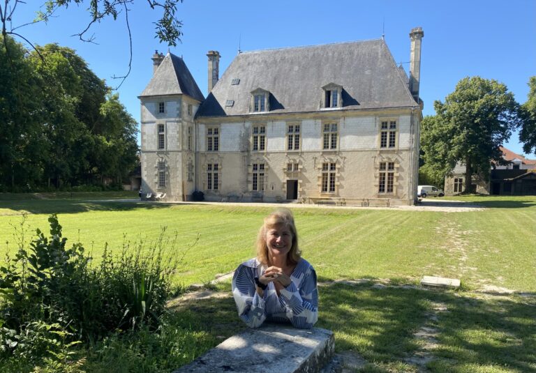 UN CHÂTEAU POUR LE CHAMPAGNE DE VIRGINIE T.