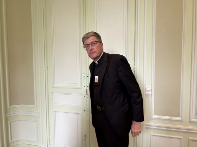 L’ARCHEVÊQUE DE REIMS SE DIT À L’ÉCOUTE DES VICTIMES DE PRÊTRES PÉDOPHILES