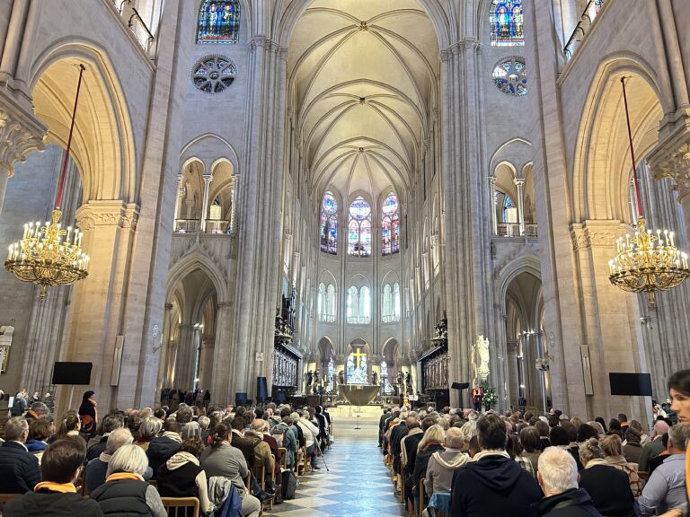 VIOLENCES SEXUELLES DANS L’ÉGLISE : LES VICTIMES ACCUEILLIES AVEC INFINIMENT D’ÉGARDS À NOTRE DAME DE PARIS