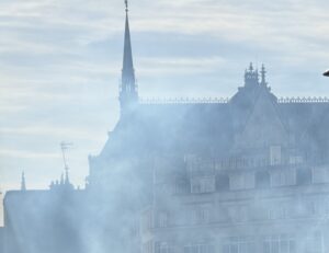 PRISON FERME POUR UNE COLÈRE ÉGARÉE DANS LES DÉBORDEMENTS LYCÉENS